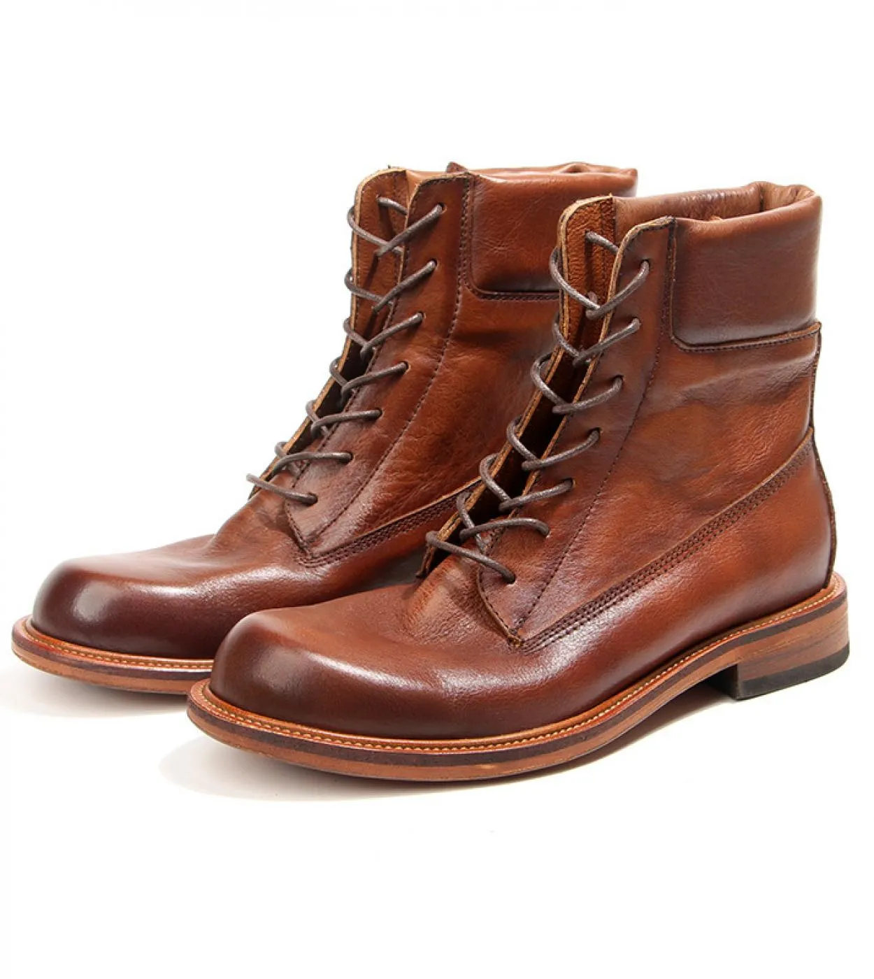 2022 Stivali da uomo fatti a mano vintage Scarpe in pelle di mucca di lusso britanniche Stivali con plateau classici alla cavigl