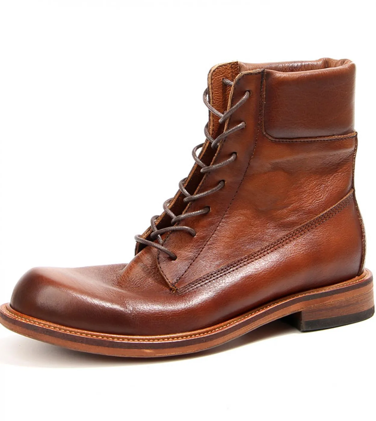 2022 Stivali da uomo fatti a mano vintage Scarpe in pelle di mucca di lusso britanniche Stivali con plateau classici alla cavigl