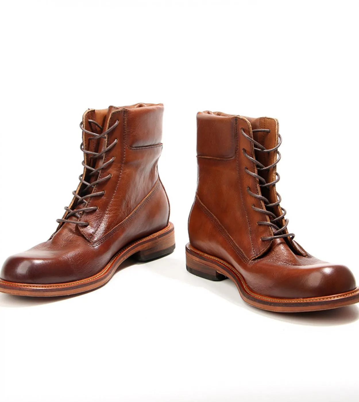 2022 Stivali da uomo fatti a mano vintage Scarpe in pelle di mucca di lusso britanniche Stivali con plateau classici alla cavigl