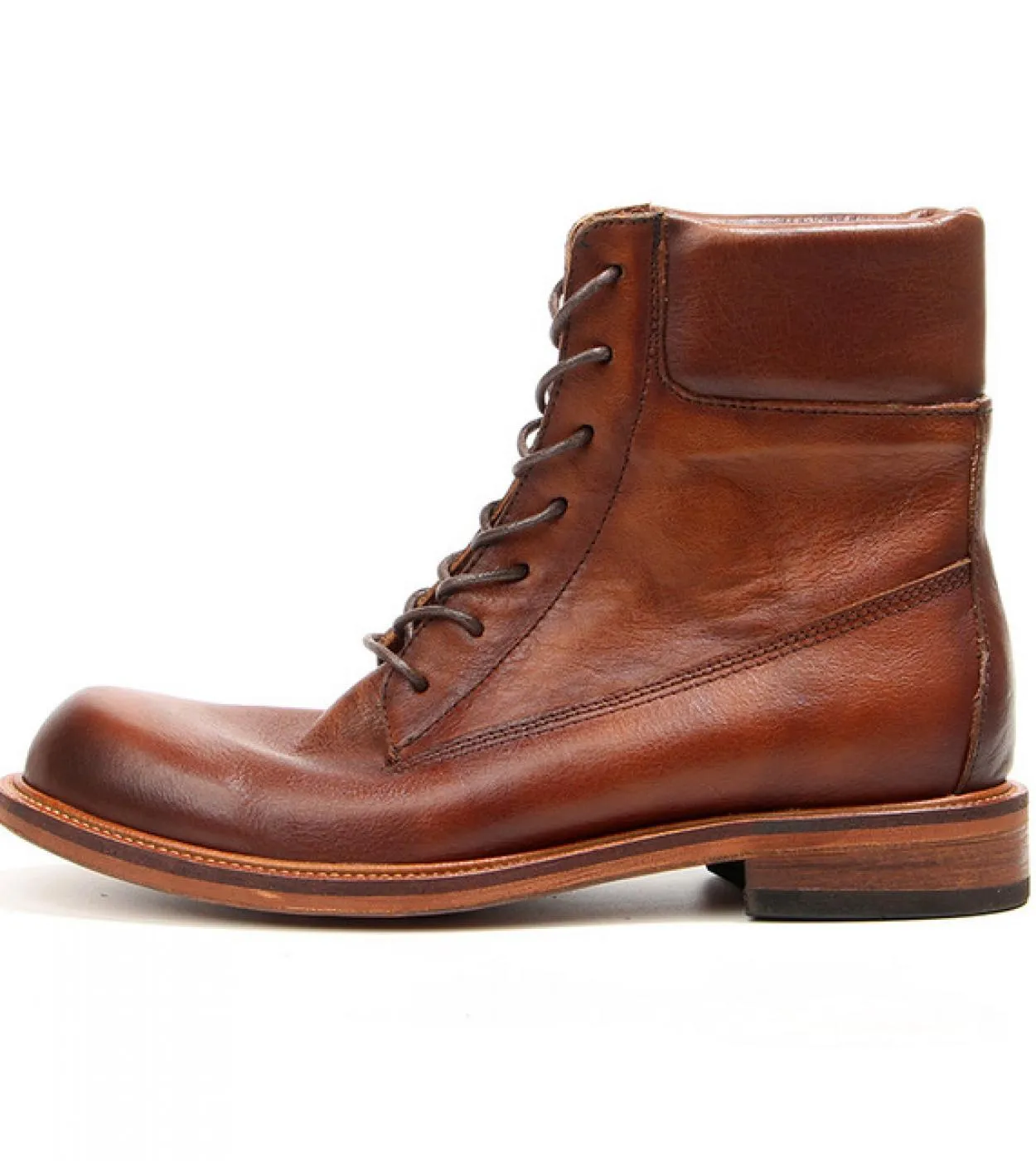 2022 Stivali da uomo fatti a mano vintage Scarpe in pelle di mucca di lusso britanniche Stivali con plateau classici alla cavigl