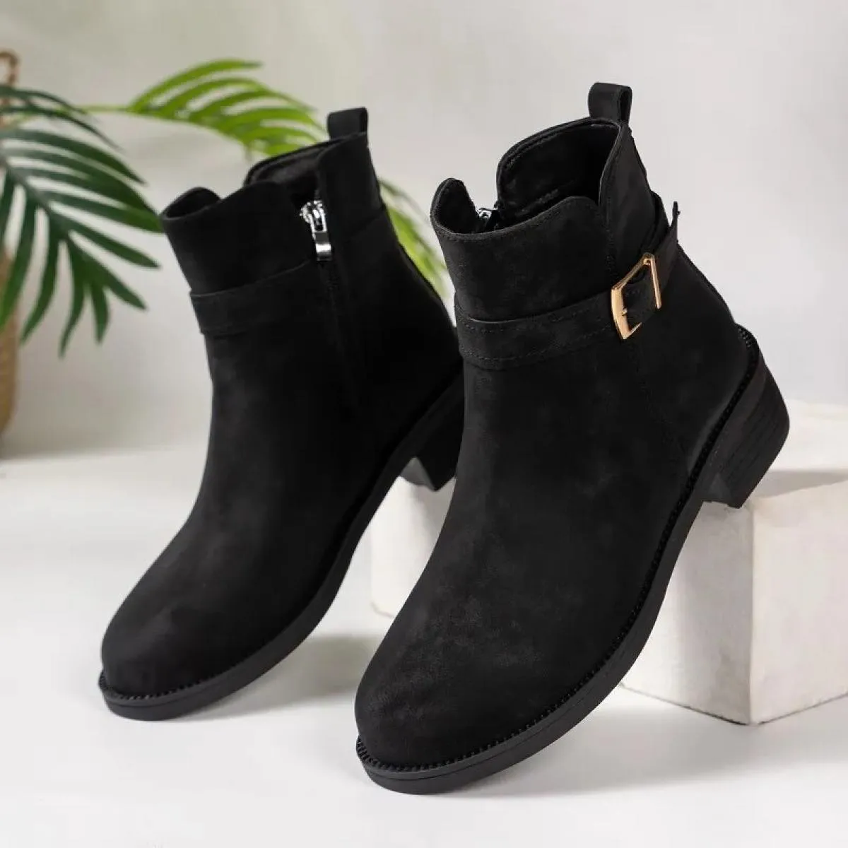 2024 moda primavera vendita calda stivali retrò pu scarpe classiche cerniera tinta unita tacco quadrato stivali da donna zapatos