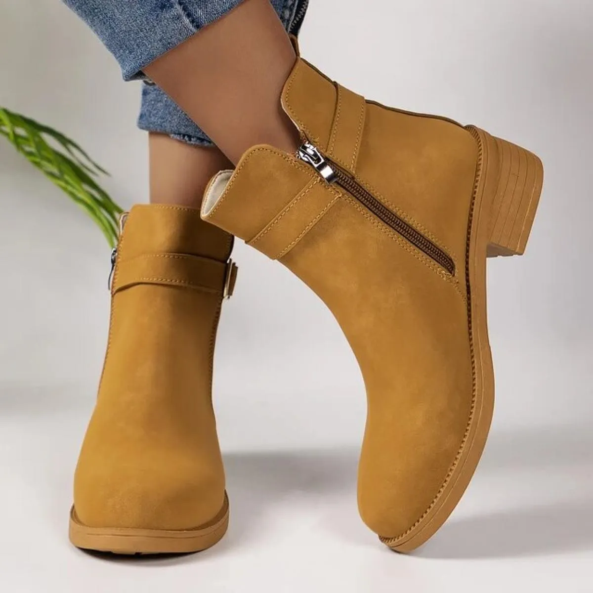 2024 moda primavera vendita calda stivali retrò pu scarpe classiche cerniera tinta unita tacco quadrato stivali da donna zapatos