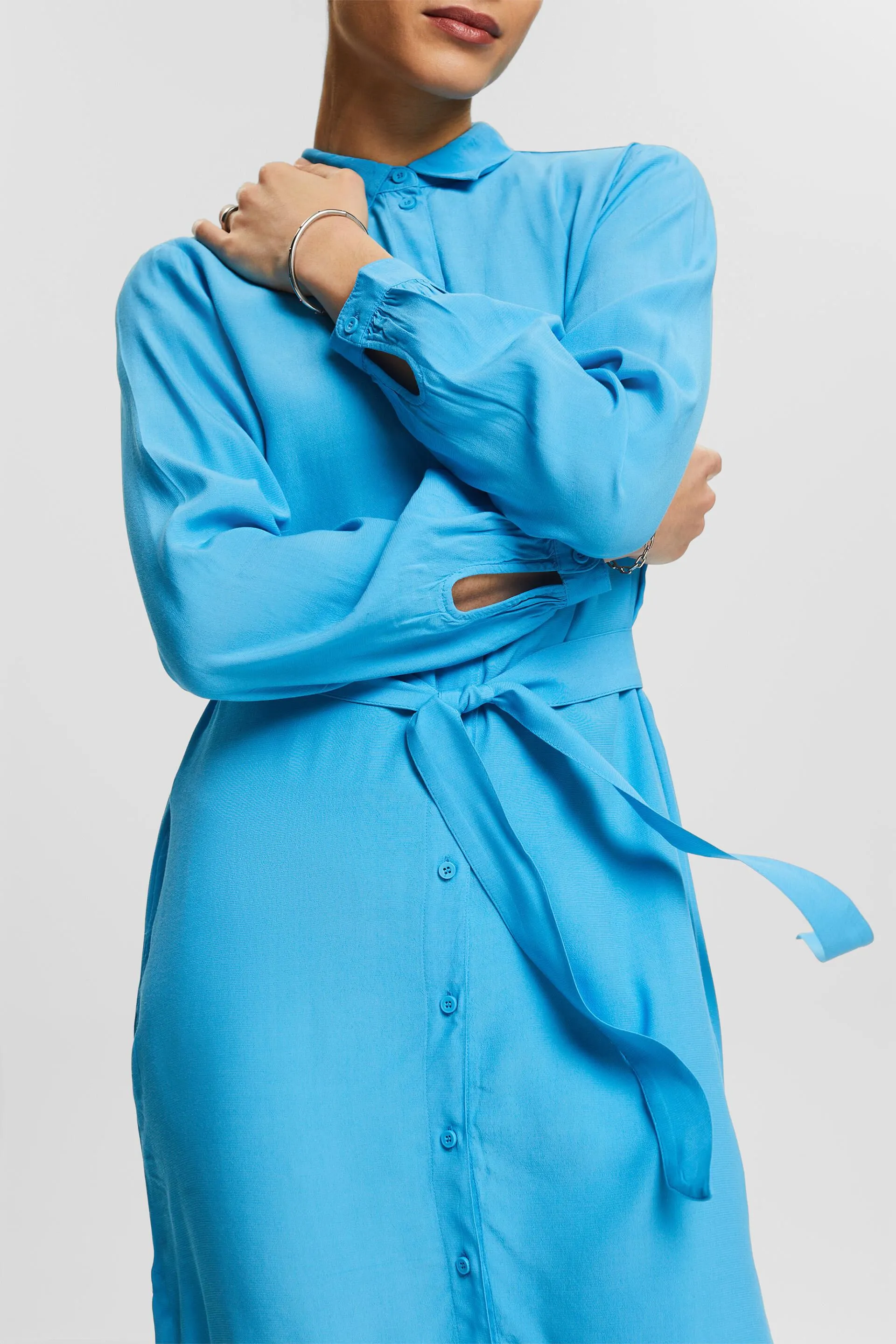 Abito camicia con cintura
