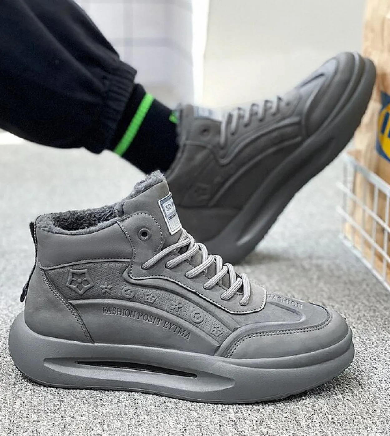Autunno e inverno Nuovi stivali da uomo Faux Suede Sneakers sportive da uomo con suola spessa Stivali da uomo Tênis Masculino Sn