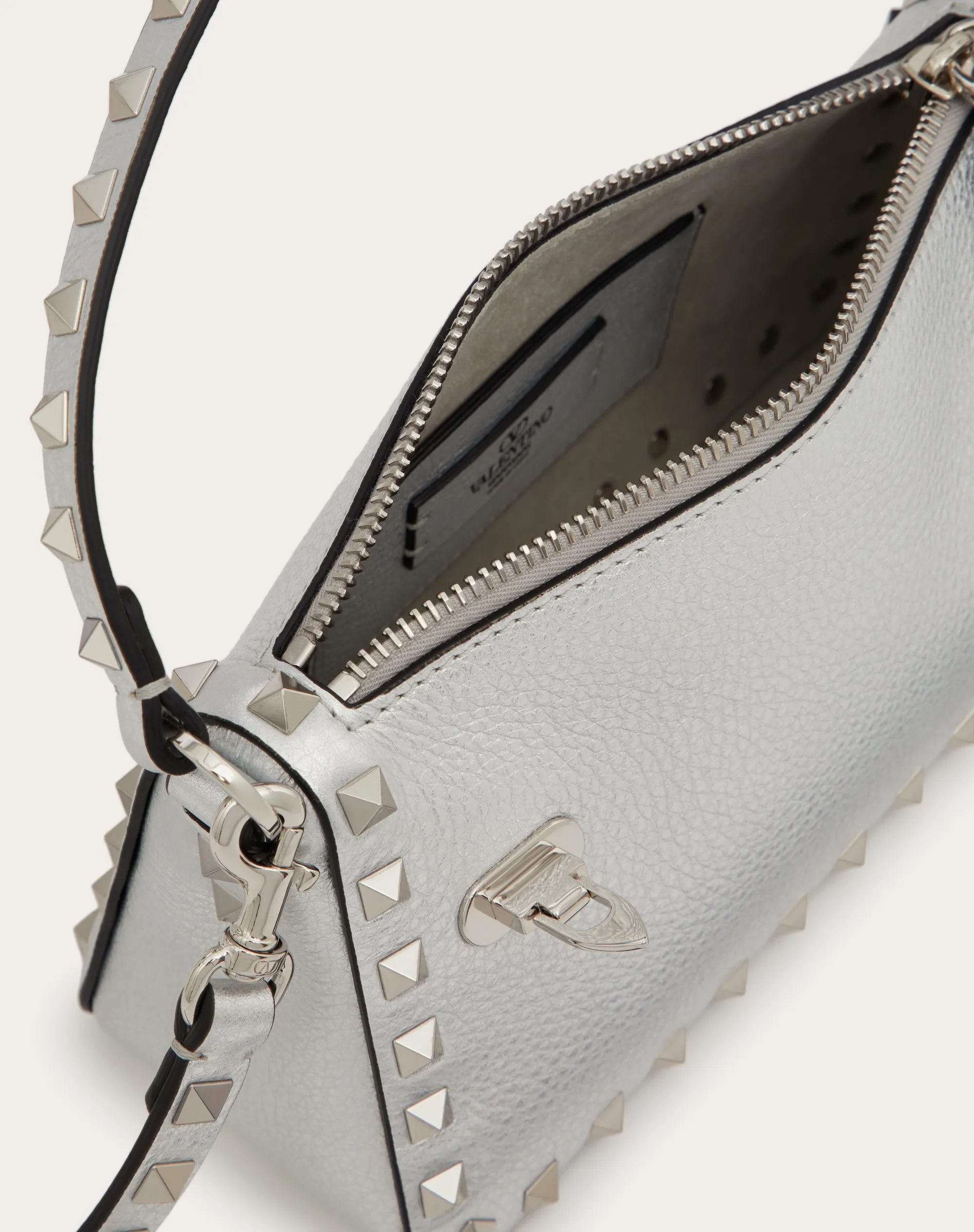 BORSA PICCOLA A TRACOLLA ROCKSTUD IN VITELLO GRANATO METALLIZZATO