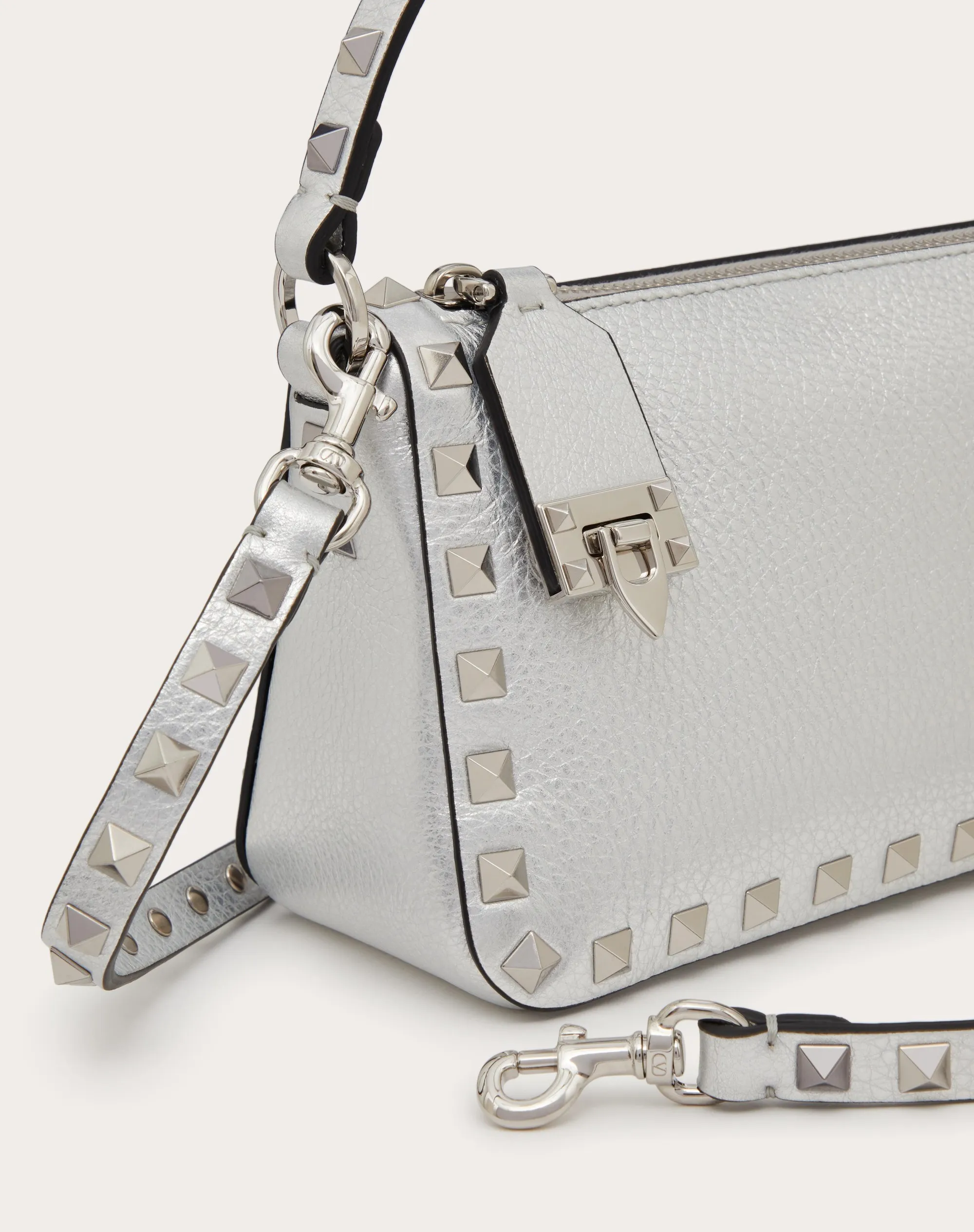 BORSA PICCOLA A TRACOLLA ROCKSTUD IN VITELLO GRANATO METALLIZZATO