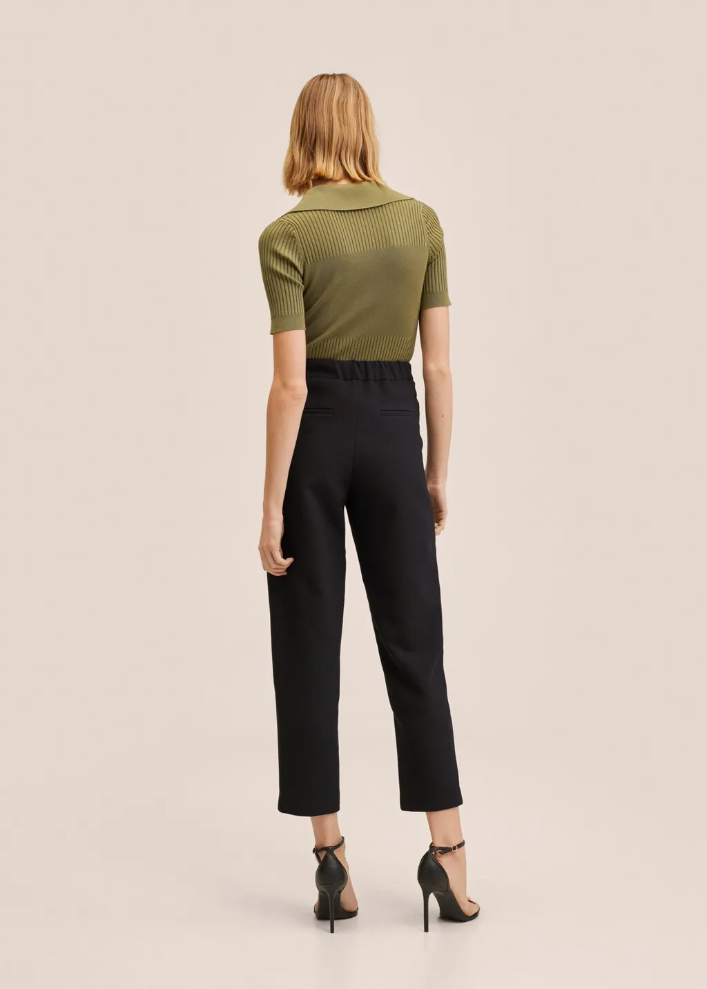 Pantaloni crop bottoni