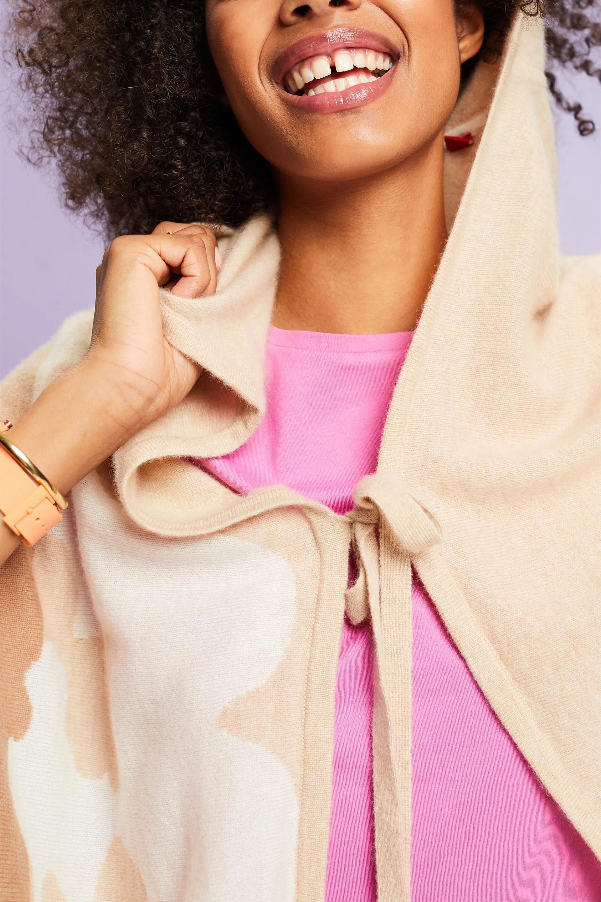 Poncho in cashmere con cappuccio