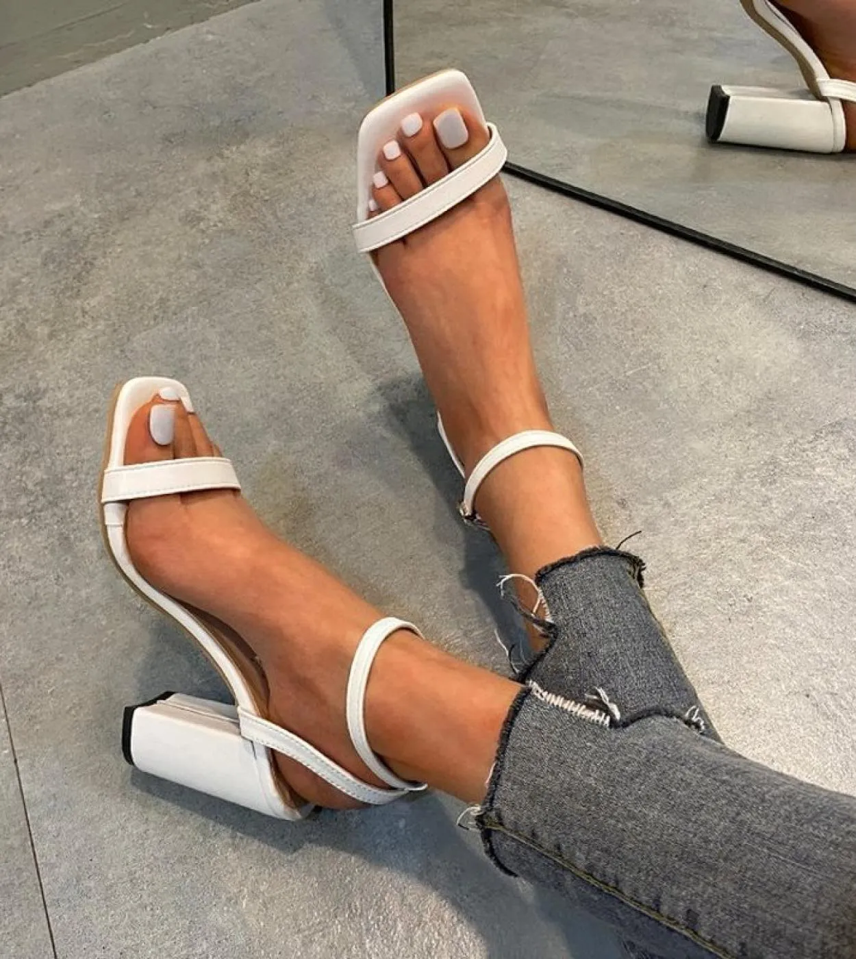 Sandali Sandali con plateau a spillo Sandali con plateau con tacco alto Sandali con plateau da donna