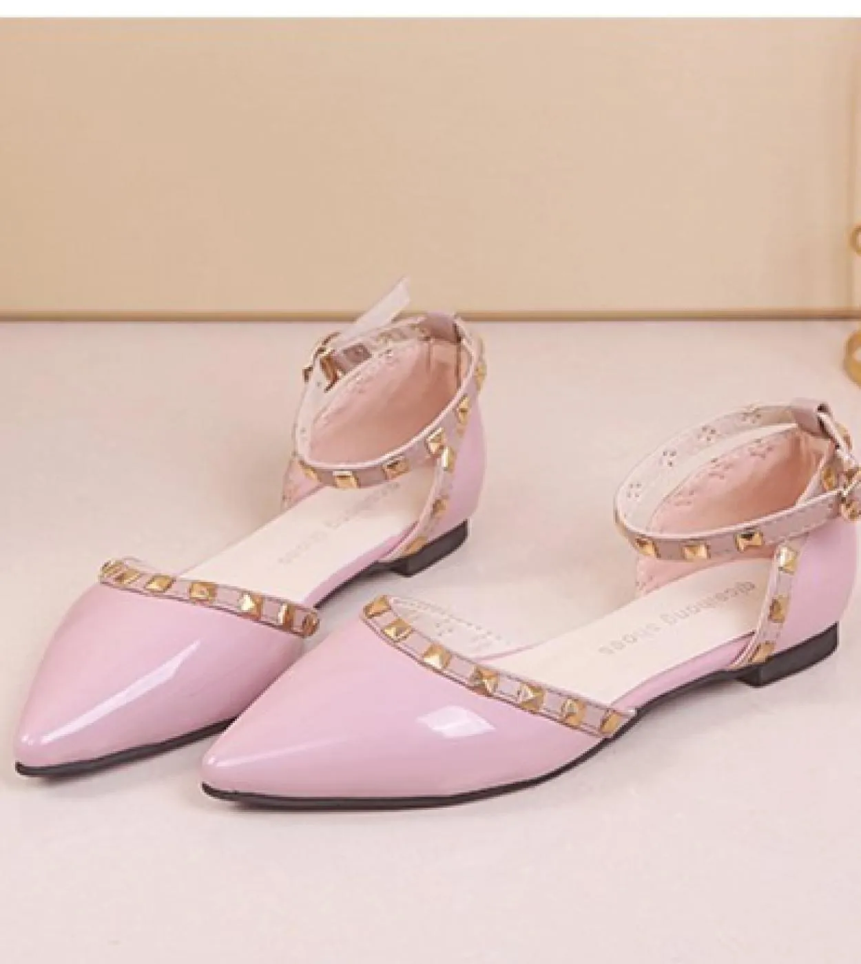 Scarpe basse da donna Scarpe a punta Gladiatore in pelle verniciata con rivetto superficiale Ballerine da donna Scarpe singole c