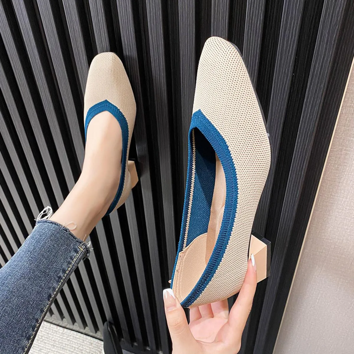 Scarpe con tacco alto Pompe da donna 2022 Nuova primavera e autunno Moda a punta Maglia traspirante Tessuto Plus Size 43 Scarpe