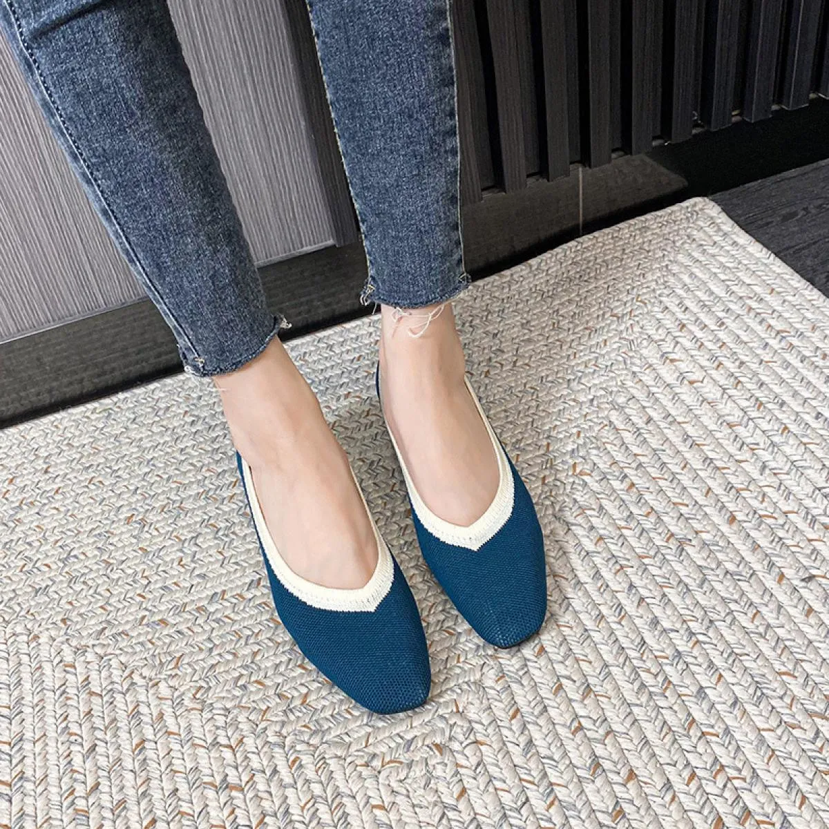 Scarpe con tacco alto Pompe da donna 2022 Nuova primavera e autunno Moda a punta Maglia traspirante Tessuto Plus Size 43 Scarpe