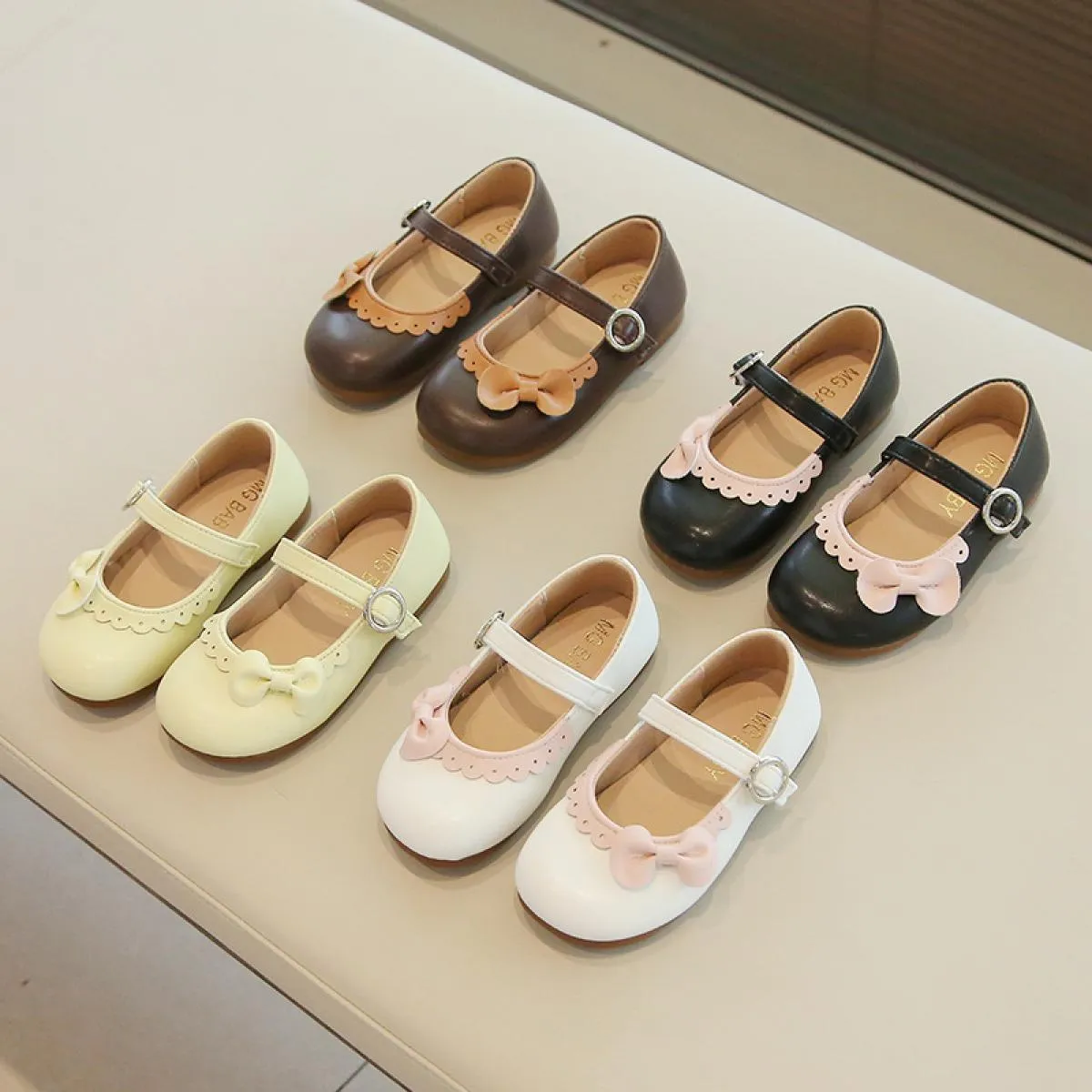 Scarpe da principessa Ballerine Designer di marca Scarpe da ragazza degne di nota per bambini Tutte abbinate alle belle scarpe M