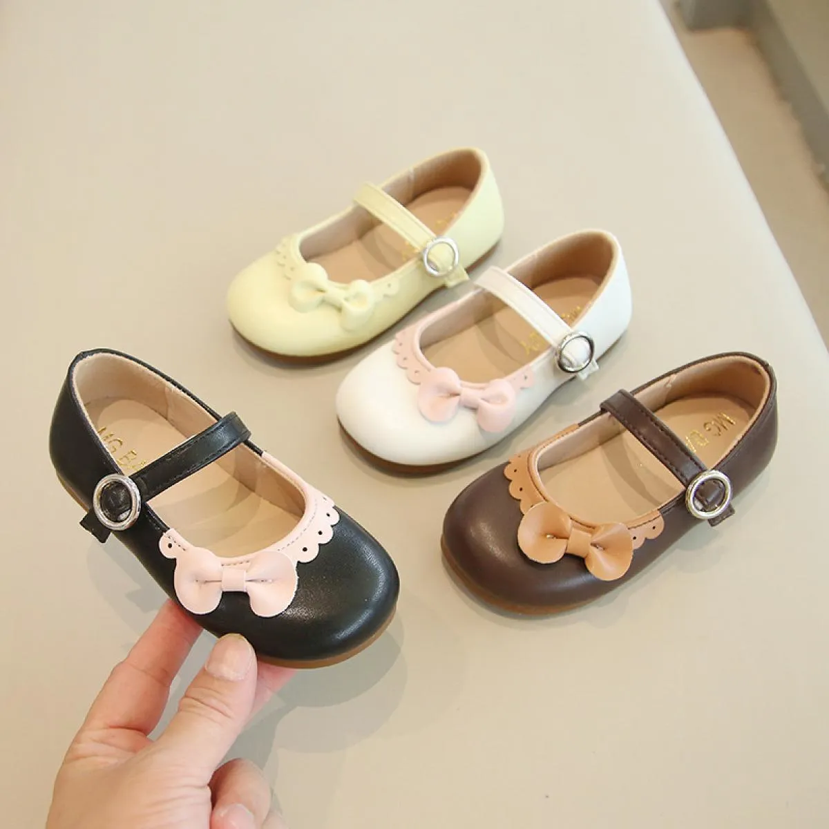 Scarpe da principessa Ballerine Designer di marca Scarpe da ragazza degne di nota per bambini Tutte abbinate alle belle scarpe M