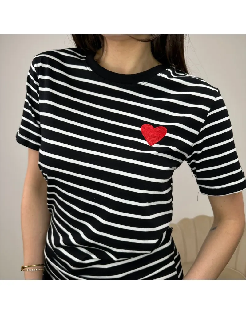 T-SHIRT RED HEART NERA